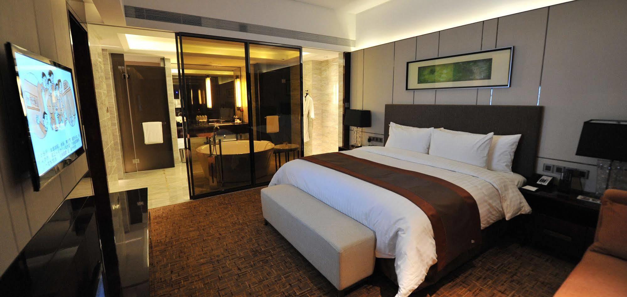 Wyndam Xuzhou East Hotel Exterior photo
